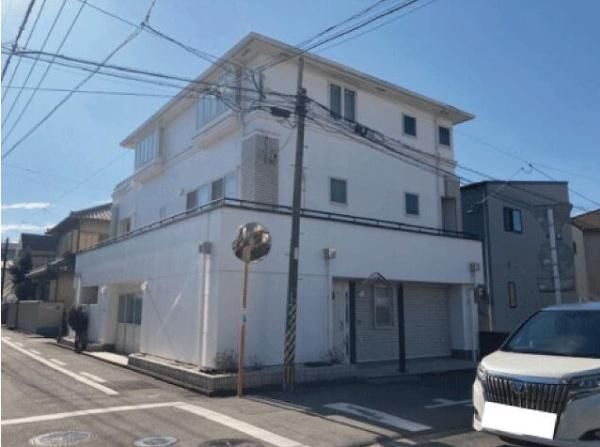 3-Storey House in Oita City with 3 Parking Spaces - Image 1