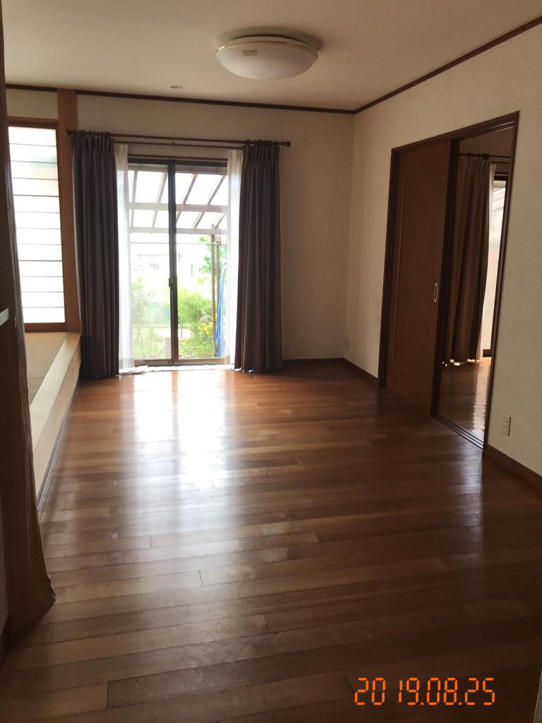 4LDK House in Hiroshima's Asakita Ward with 3 Parking Spaces - Thumbnail 4