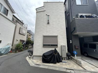 Modern 3DK House in Sumida Near Higashi-Azuma Station — Image 1, Sumida, Tokyo