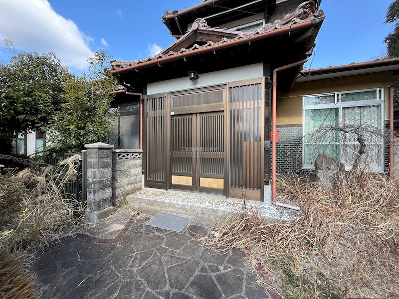 Traditional 8DK Home in Yamaguchi with Courtyard - Thumbnail 2