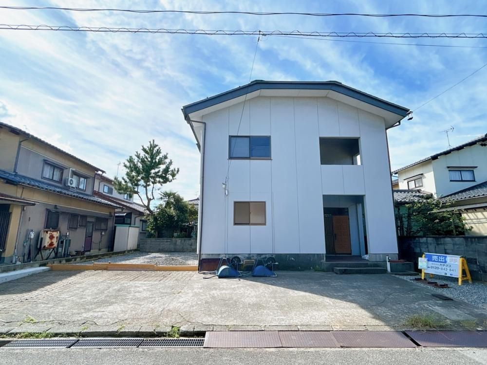 Renovated 4LDK House in Toyama with 4 Car Parking - Thumbnail 3