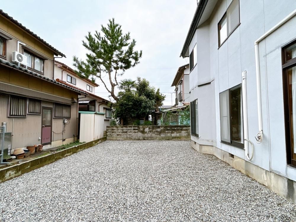 Renovated 4LDK House in Toyama with 4 Car Parking - Thumbnail 2