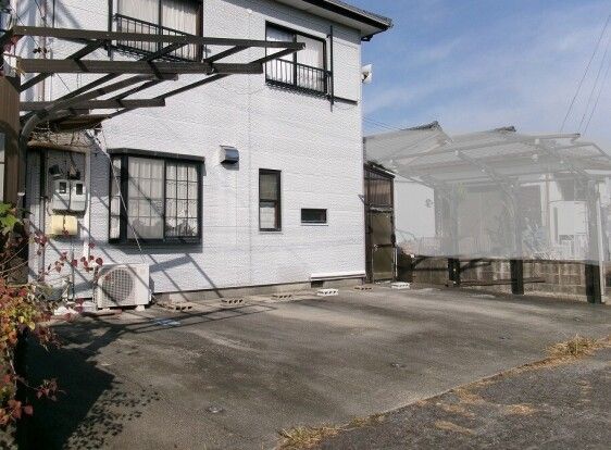 3LDK Detached House for Sale in Suzuka, Mie Prefecture - Thumbnail 2