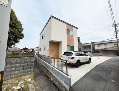 4LDK Modern House in Onomichi with Mountain Views — Image 4, Onomichi, Hiroshima