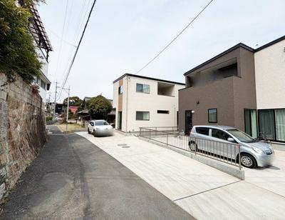 4LDK Modern House in Onomichi with Mountain Views — Image 1, Onomichi, Hiroshima