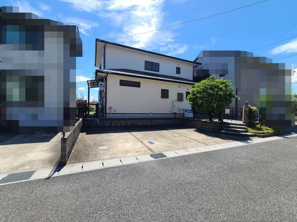 4LDK House in Yokkaichi with 199.97㎡ Land - Thumbnail 2