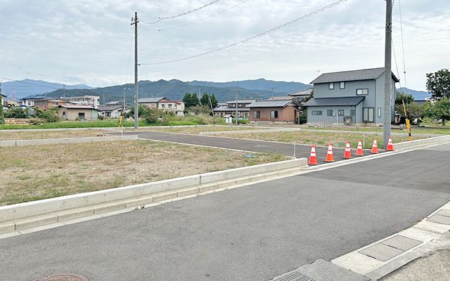 New 4LDK House in Nagano City with Solar & ZEH Standards - Thumbnail 2
