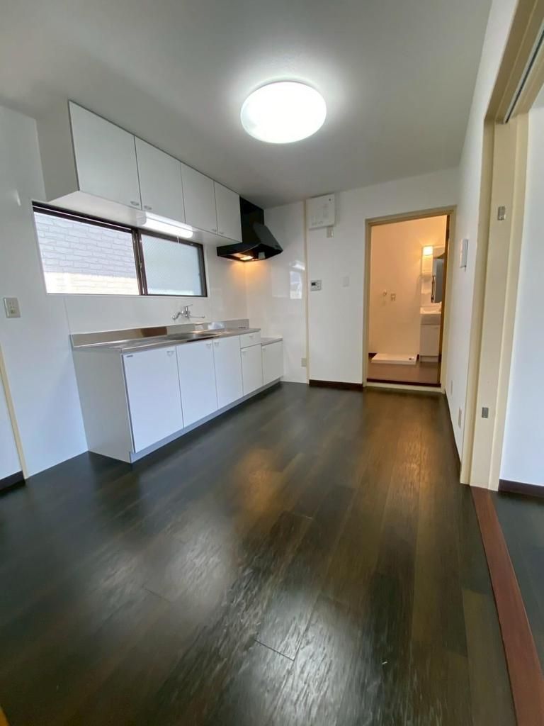 Kokusai Mansion Shiraga 201: Renovated 3DK Apartment in Kure - Thumbnail 3