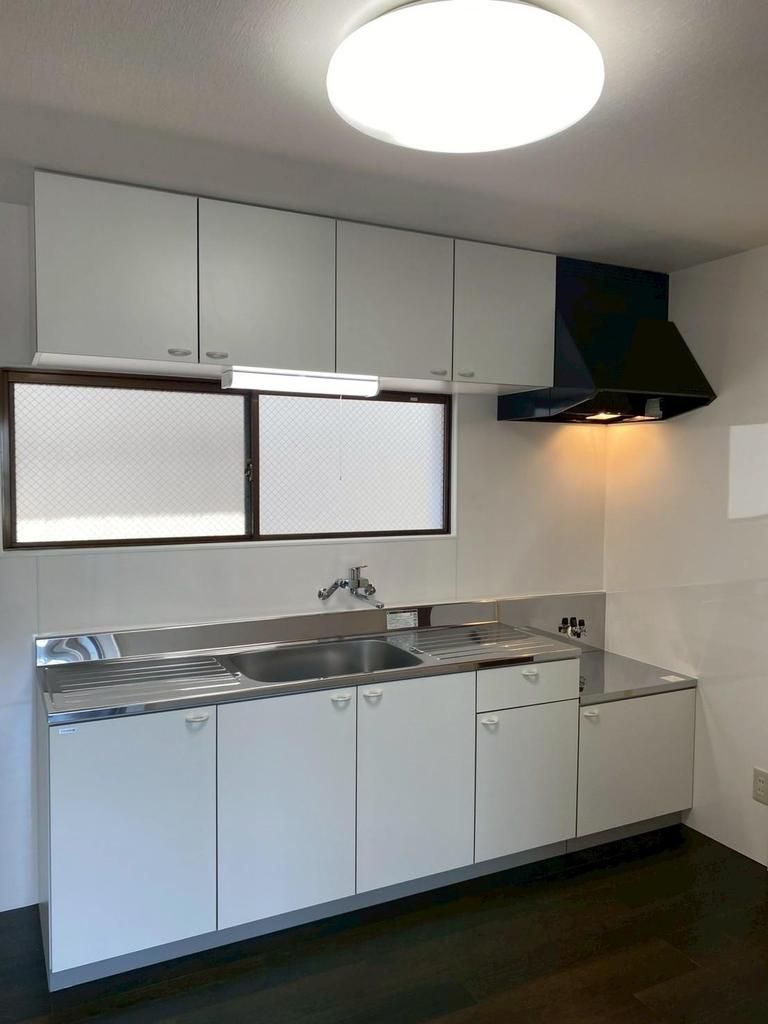 Kokusai Mansion Shiraga 201: Renovated 3DK Apartment in Kure - Thumbnail 2