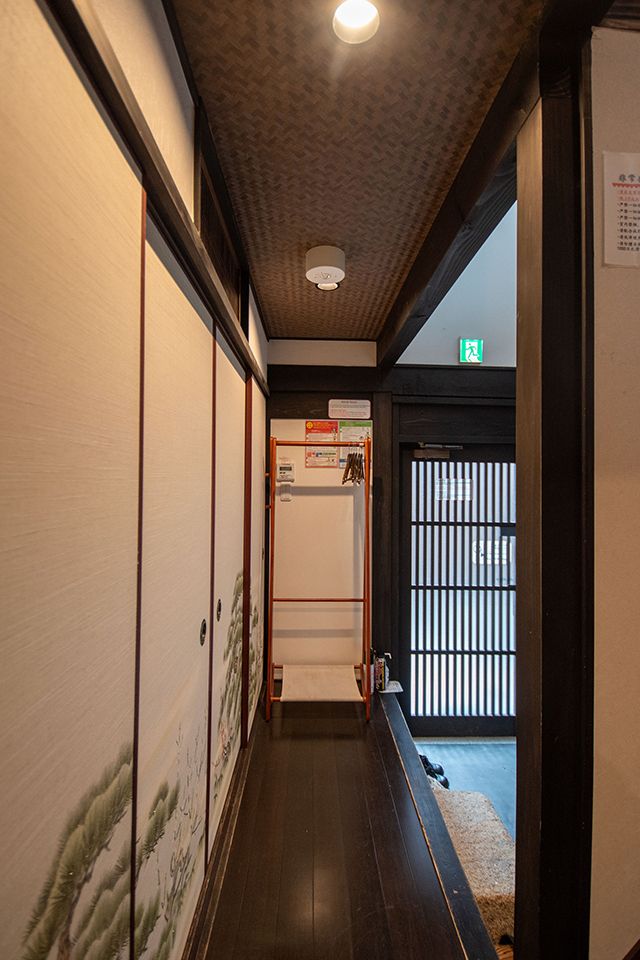 Kyoto Machiya Guest House Near Shirakawa Canal & Higashiyama Station - Thumbnail 4