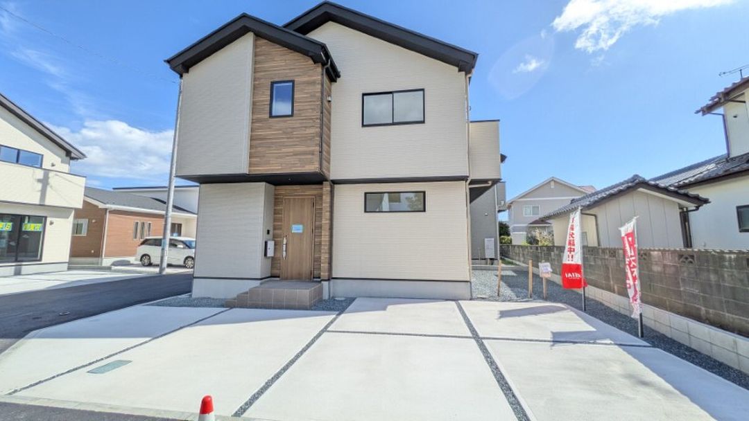 New 4LDK House in Iwaki with Flexible Layout & Walk-in Closets - Thumbnail 2