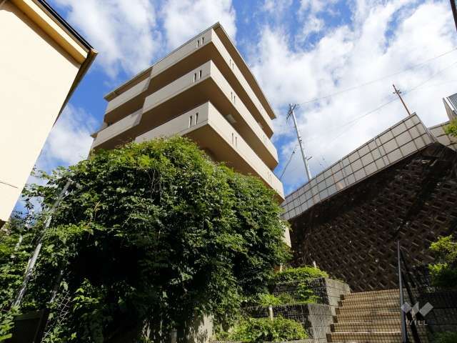 3LDK Apartment in Takarazuka Green Mansion | 78.06m² - Thumbnail 2