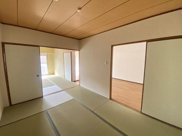 3LDK Apartment in Hirakata City Near Makino Station - Thumbnail 3