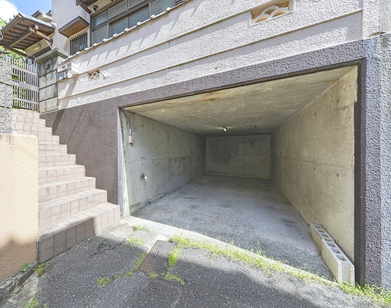 4LDK House in Takatsuki with Renovations and Parking - Thumbnail 3