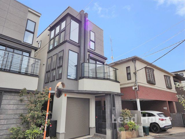 Recently Built 4LDK House in Quiet Setagaya, Tokyo - Thumbnail 3