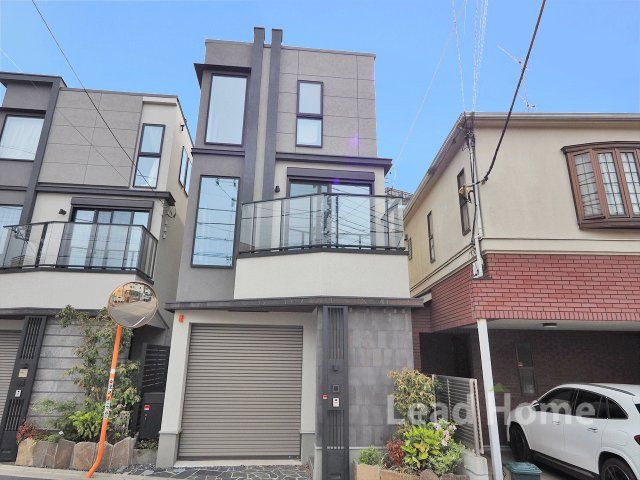 Recently Built 4LDK House in Quiet Setagaya, Tokyo - Image 1