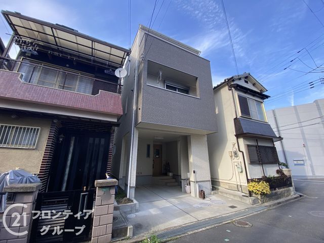 3LDK House for Sale in Hirakata, Osaka - Thumbnail 2