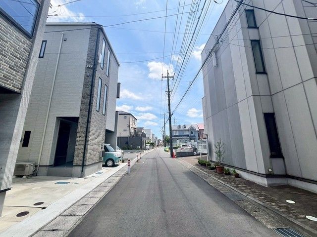 Modern 3-Story House in Saitama's Urawa Ward - Thumbnail 4