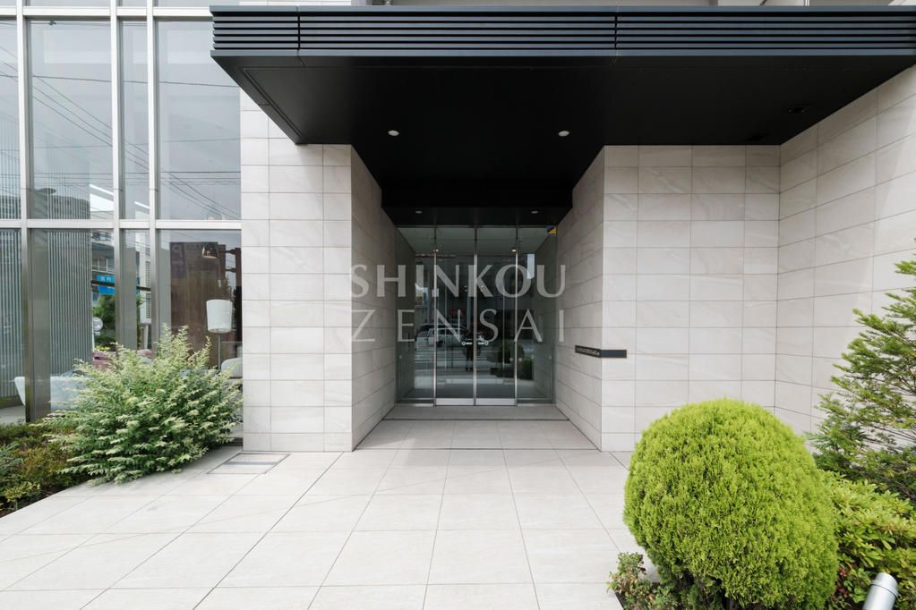 Premist Koriyama StationCross 4LDK Apartment with Garden Terrace - Thumbnail 2
