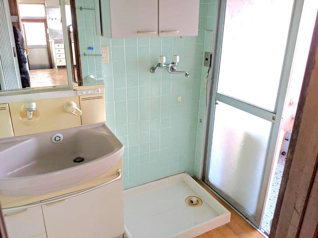 9SLDK Coastal Home in Fukuyama with 363sqm Land - Thumbnail 3