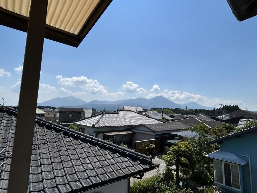 Renovated 3LDK House in Kobayashi with Mountain Views - Thumbnail 3