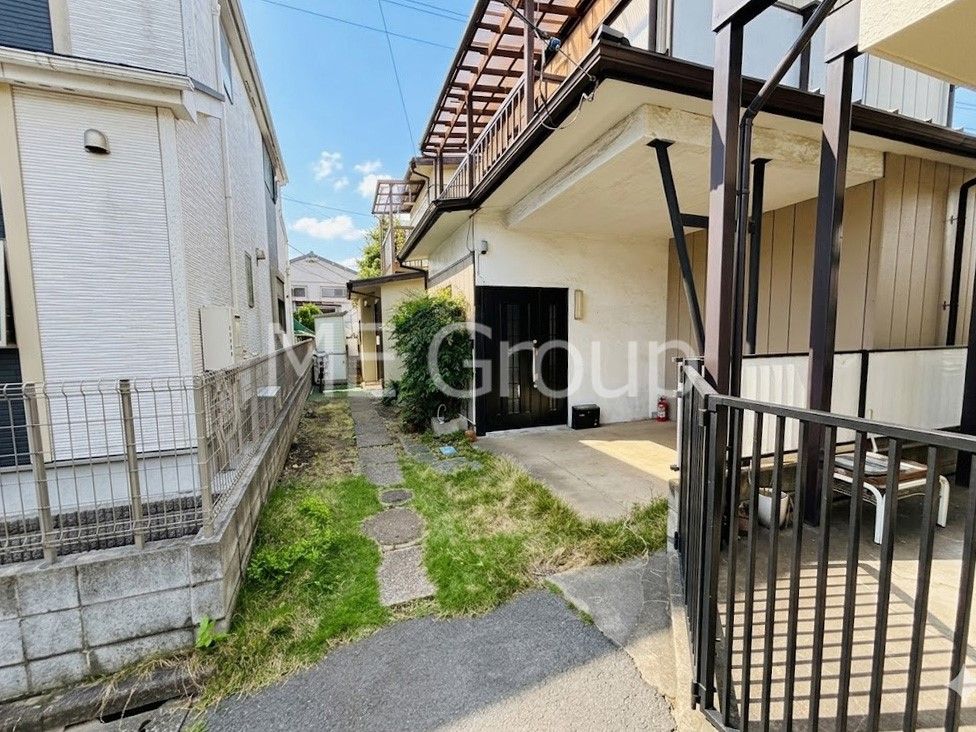 2DK House for Sale in Oizumi Gakuen-cho, Nerima, Tokyo - Thumbnail 2