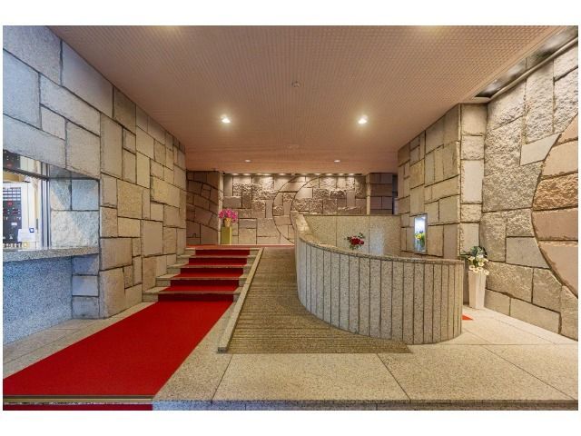 Renovated 3LDK Apartment in Wisteria Moto-Azabu, Minato, Tokyo - Thumbnail 4