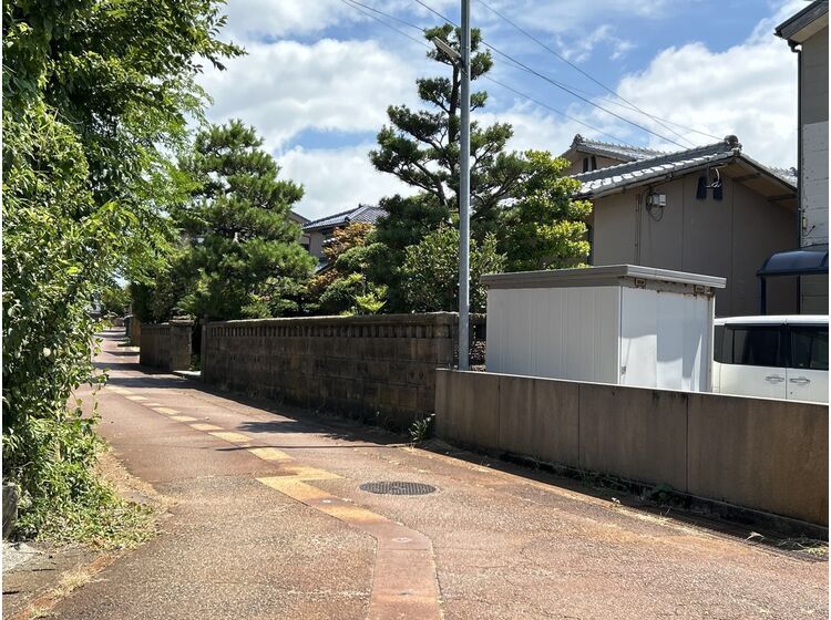 Land for Sale in Uchinada, Ishikawa - Southeast Corner Lot - Thumbnail 2