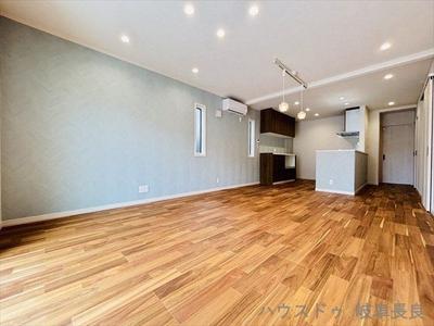 New 5LDK House in Gifu City with 2 Car Parks — Image 1, Gifu, Gifu