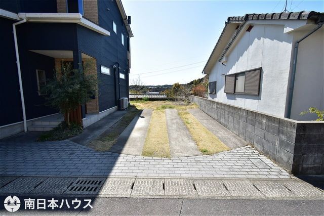 4SLDK House for Sale in Kagoshima City with Solar Power - Thumbnail 2