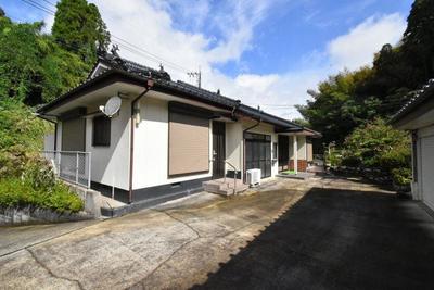Spacious 6DK house with land in Satsumasendai — Image 1, Satsumasendai, Kagoshima