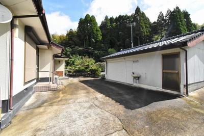 Spacious 6DK house with land in Satsumasendai — Image 2, Satsumasendai, Kagoshima
