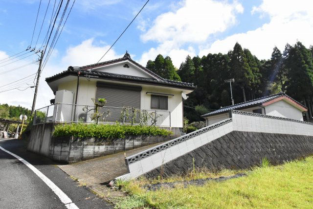 Spacious 6DK house with land in Satsumasendai - Thumbnail 4