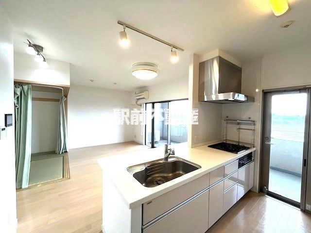 3LDK Apartment Near JR Yayoi-ga-oka Station, Tosu, Saga - Thumbnail 4