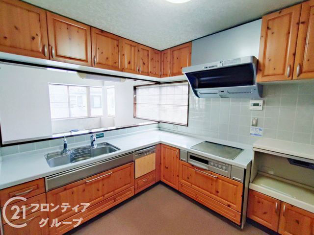 8SLDK Family Home in Takasago with Parking - Thumbnail 4