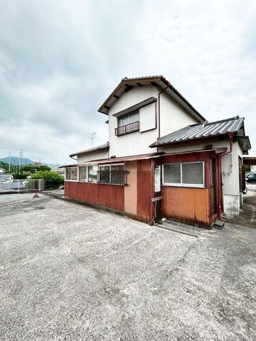4LDK House for Sale in Miharacho, Kitakyushu - Thumbnail 2