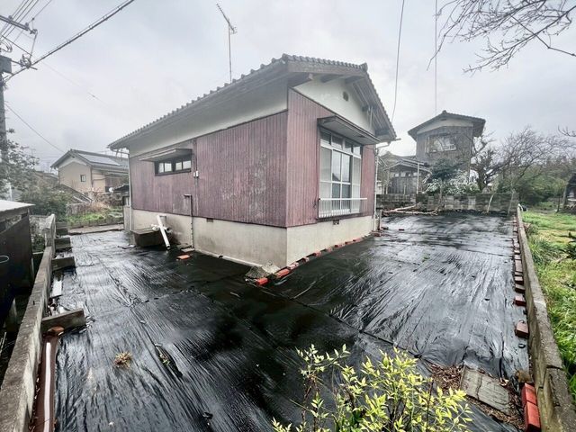 102 Tsubo Land Plot with Existing House for Sale in Ube, Yamaguchi - Thumbnail 4