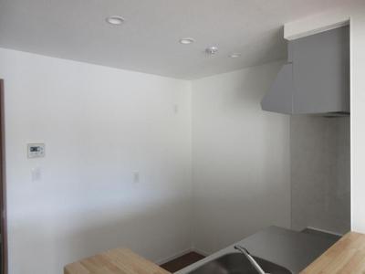 Renovated 2LDK Apartment Near Teraji Station, Hiroshima — Image 3, Higashihiroshima, Hiroshima