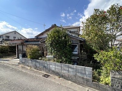 Land for Sale in Miyazaki City - 560 sqm Plot near Golf Courses - Image 1
