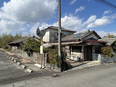Land for Sale in Miyazaki City - 560 sqm Plot near Golf Courses - Thumbnail 2