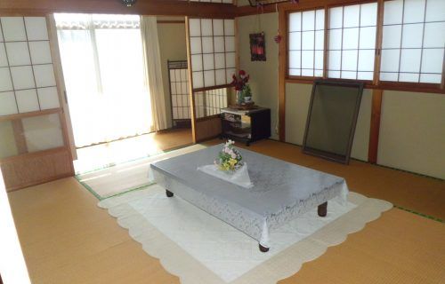 Spacious 1963 Family Home with Large Garden in Hitoyoshi - Thumbnail 4