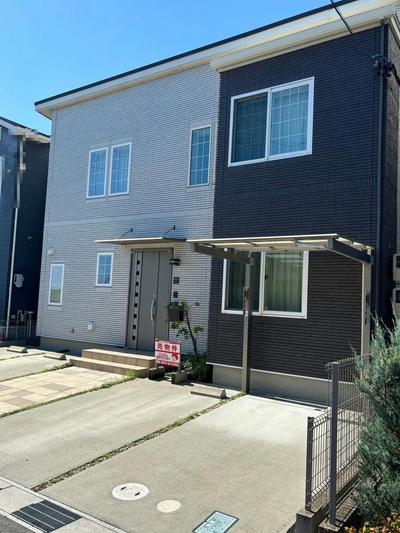 Spacious 4LDK House with Solar Panels in Aisai City — Image 1, Aisai, Aichi