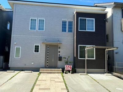 Spacious 4LDK House with Solar Panels in Aisai City — Image 1, Aisai, Aichi
