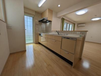 Spacious 4LDK House with Solar Panels in Aisai City — Image 3, Aisai, Aichi