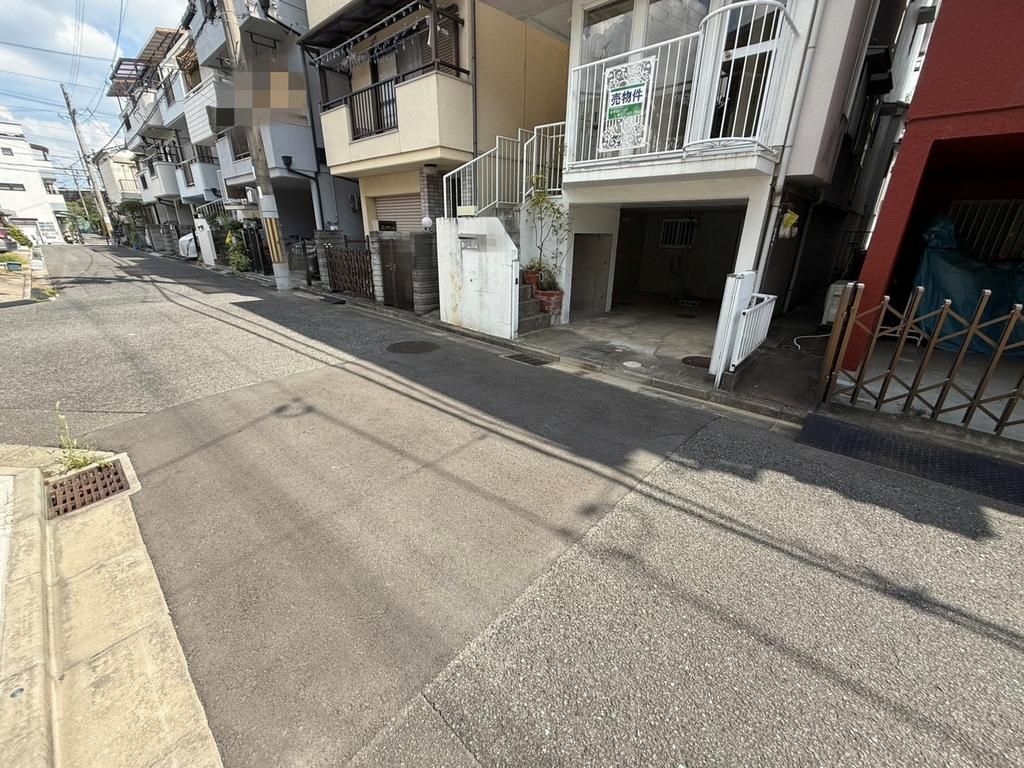 3-Story 3LDK House for Sale in Takatsuki, Osaka with Parking - Thumbnail 4