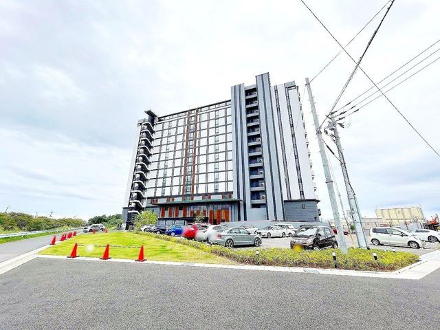 Otsu 2LDK Apartment for Sale with Lake Biwa Views - Thumbnail 3