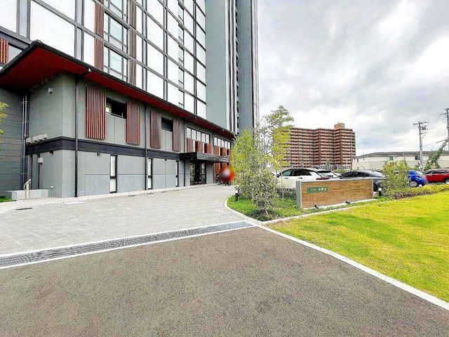 Otsu 2LDK Apartment for Sale with Lake Biwa Views - Thumbnail 2