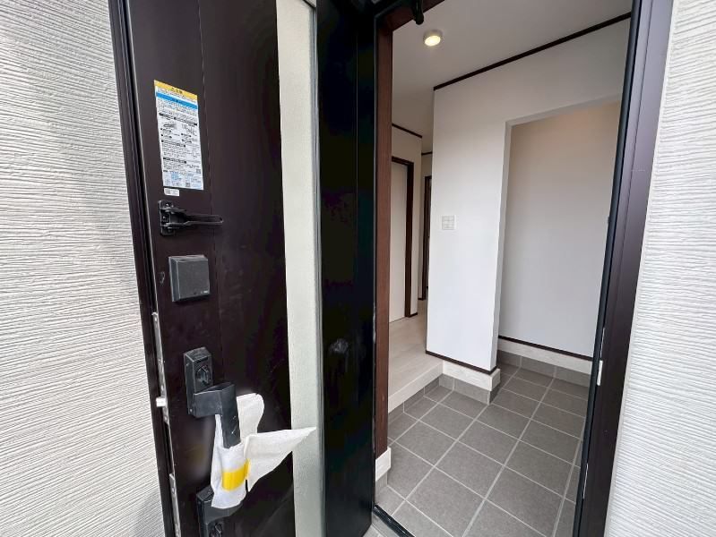 Modern 4LDK Detached House for Sale in Uruma, Okinawa - Thumbnail 3