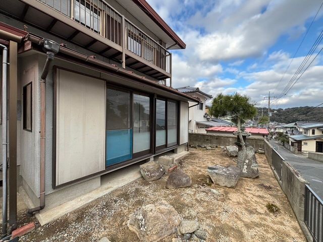 5DK House in Shimonoseki with Garden and Parking - Thumbnail 2