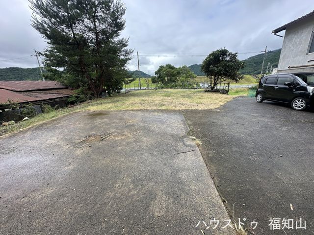 Land for Sale in Fukuchiyama, Kyoto with Parking for 8 - Thumbnail 2